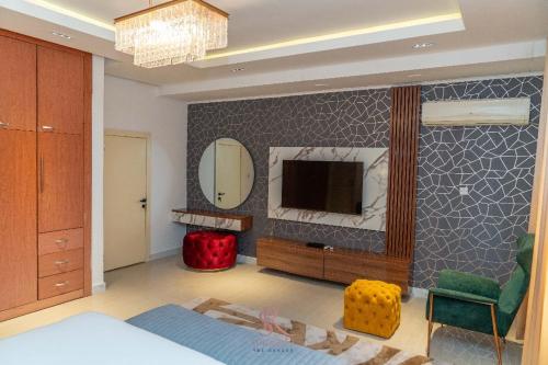 Sujimoto Residences MacDonaldにあるベッド