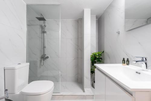 YestayHomes Three Bedroom Apartment Sina