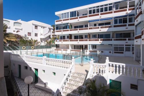 Home2Book Stylish Tropical Apt Terrace & Pool