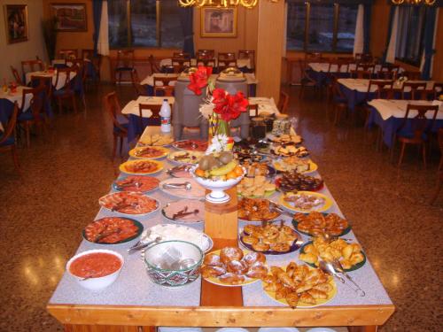 Restaurant ou autre lieu de restauration dans l'établissement Hotel La Rueda