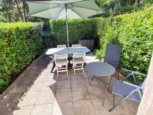 Maison T3 climatisée avec jardin, piscine, tennis, parking privé, à 200m des plages et commerces - FR-1-316-40