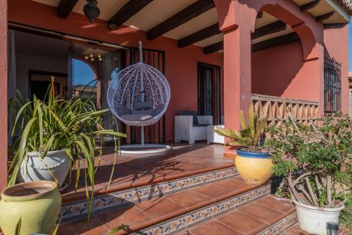 Classic 5 BDRM Andalucian Villa w Pool & Sea View