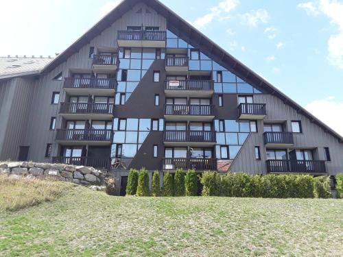 Appartement Reallon 5 personnes en rez de jardin