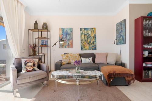 Sunny flat with pool by Costarentals - Ref 52