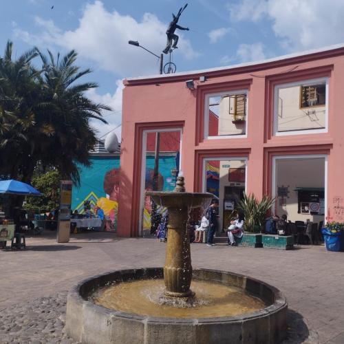 El edificio en el que está el departamento