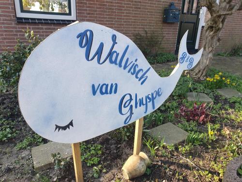 Taman di luar Walvisch van Ghyspe