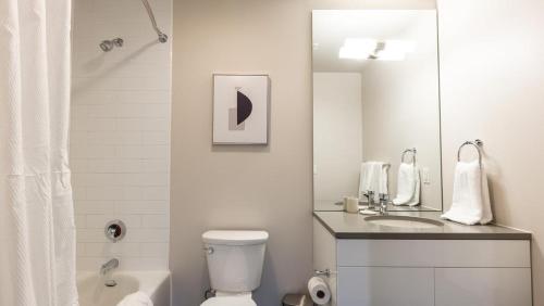 Koupelna v ubytování Landing - Modern Apartment with Amazing Amenities (ID6942X44)