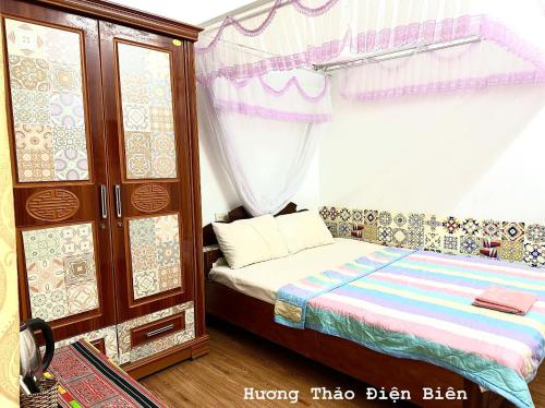 Giường trong phòng chung tại Huong Thao Hostel & Tours