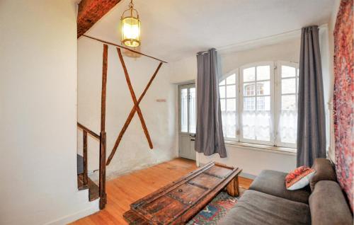 4 Bedroom Lovely Home In Chalabre