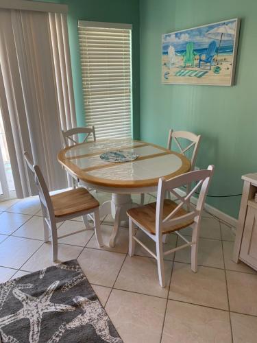 Photo de la galerie de l'établissement Unit #302-2br2ba-3rd Floor Ocean Views, à Wildwood