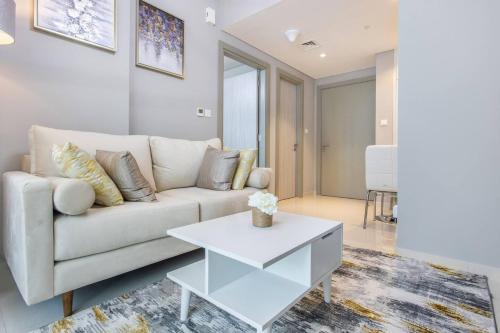 Fotografie z fotogalerie ubytování 1 Br In Zada Tower Business Bay v Dubaji
