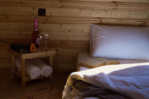Postel nebo postele na pokoji v ubytování Cottage AISI / კოტეჯი აისი
