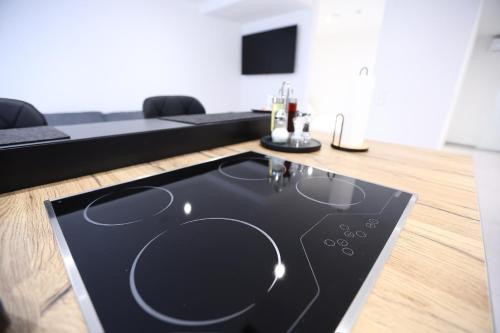 Μια τηλεόραση ή/και κέντρο ψυχαγωγίας στο JAM Apartments