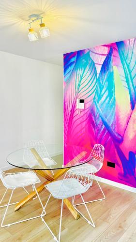 Modern Love Flat