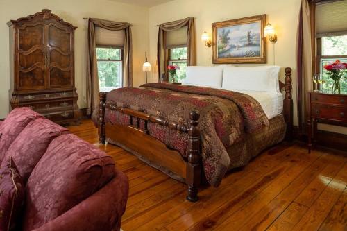 Cama o camas de una habitación en Historic Engadine w BBQ @ Suite 1 ➠ 2630