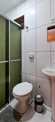 Ένα μπάνιο στο Casa privativa próximo ao centro e aeroporto.