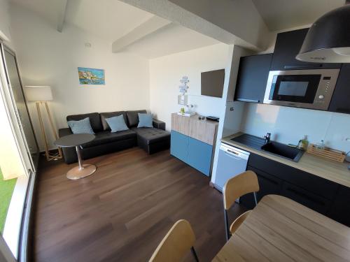 Photo de la galerie de l'établissement Front de mer, vue à 180° sur la méditerranée, accès direct plage, au Cap d'Agde