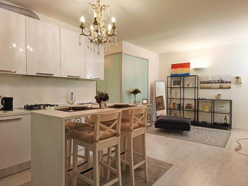 A kitchen or kitchenette at YR Apartments Milan - Dateo