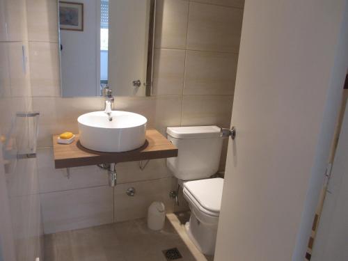 Bilik mandi di Meridien Excelete Depertamento!
