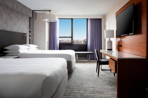 New York LaGuardia Airport Marriott Image