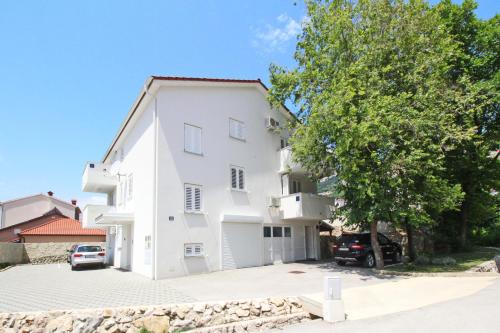 Apartments with parking spaces Baska, Krk - 22700