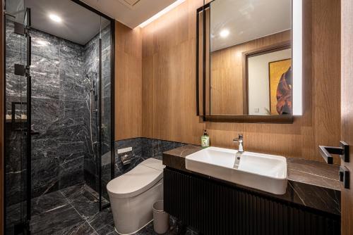 Ένα μπάνιο στο Lumiere Riverside - Raymond Holm - Luxurious 5-star apartment