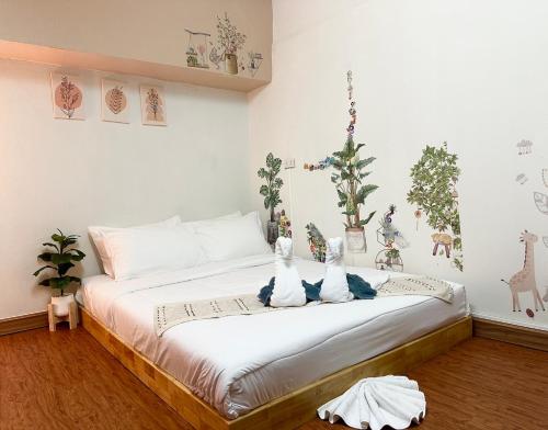 MONTANA Hotel & Hostel Phuketにあるベッド