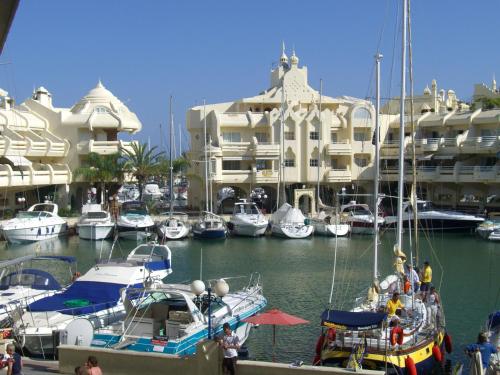 Puerto Marina Palace