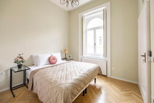 Graceful & Cozy Dream Home next to the Opera House 1061 Budapest, 14 Andrássy út kép - 3