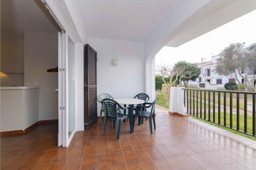 En balkong eller terrass på Siesta Mar Private Apartment 83 Cala'n Porter 1 bed