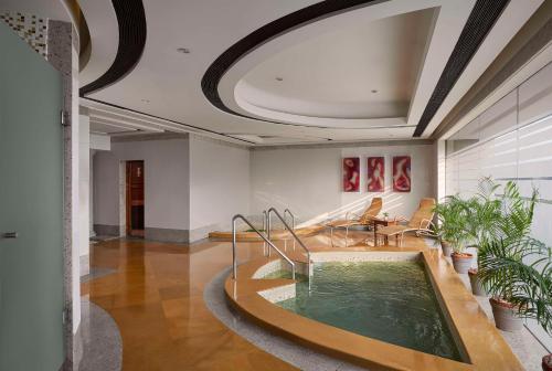 Bazén v ubytování Hyatt Regency Kolkata nebo v jeho okolí