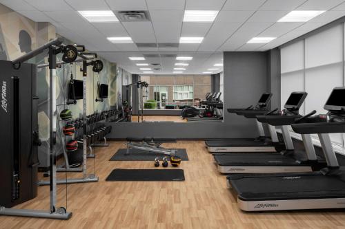 ฟิตเนสเซ็นเตอร์และ/หรือเครื่องออกกำลังกายที่ Hyatt House Raleigh North Hills