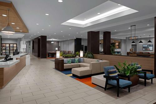 พื้นที่นั่งเล่นของ Hyatt House Raleigh North Hills