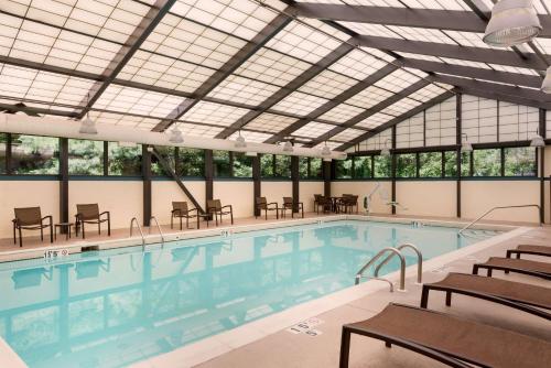 Hyatt Place Baltimore Owings Millsの敷地内または近くにあるプール