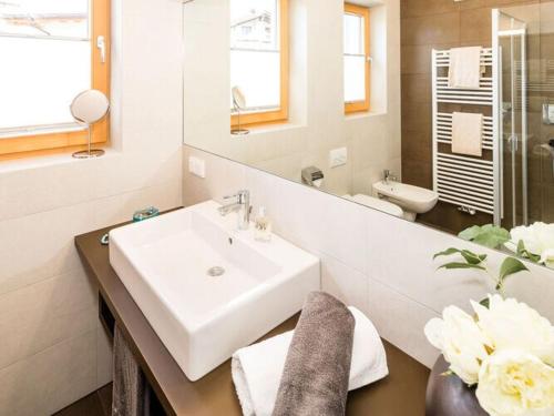 Ein Badezimmer in der Unterkunft Amazing apartment in a green environment