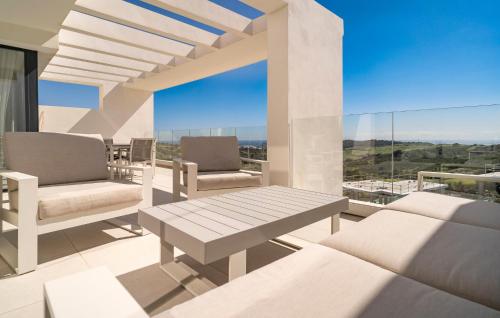 Gorgeous Apartment In Estepona With Swimming Pool