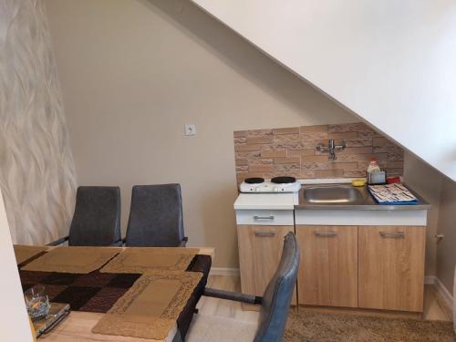 Green Dream Apartment 5 persons 3533 Miskolc, 44 Szántó Kovács János utca kép - 3