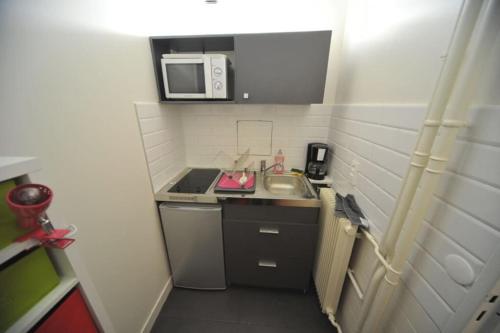 Photo de la galerie de l'établissement Paris 16 -near Champs-Elysées 75m2, à Paris