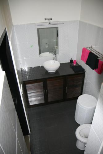 Bilik mandi di Rumah Riang
