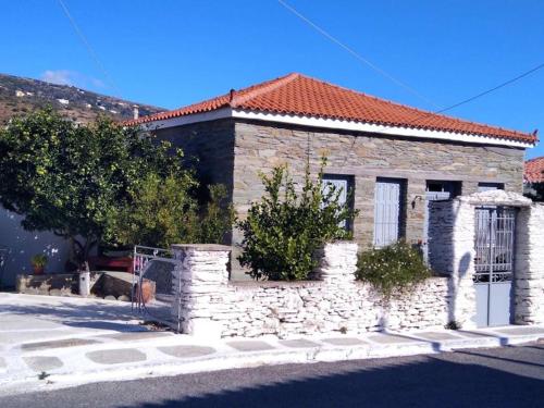 Gambar di galeri bagi Το πέτρινο, Άνδρος,Μεσαριά di Mesariá