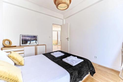 CENTRE VILLE-GRAND APPARTEMENT DE 50 M2 - COSY AVEC TERRASSE -Wifi