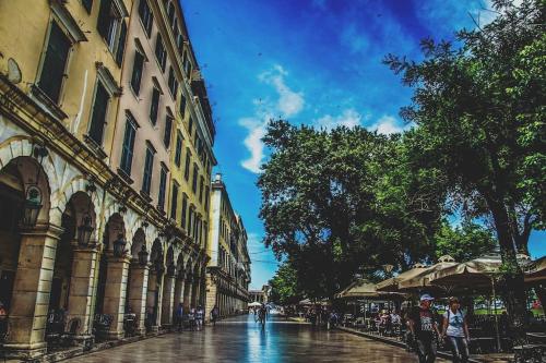 Un punto de interés cerca de del departamento