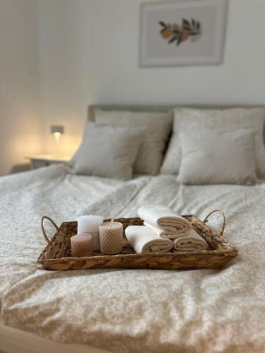 Säng eller sängar i ett rum på Stilvolle Luxus City-Apartment