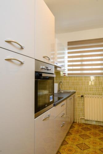 Apartments with parking space Trogir - 22655