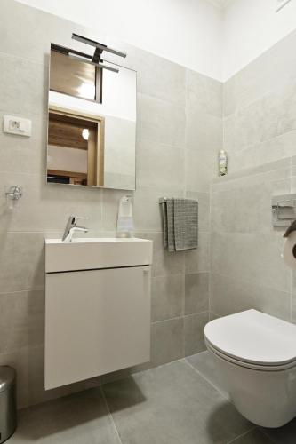 Apartments with parking space Umag - 22722