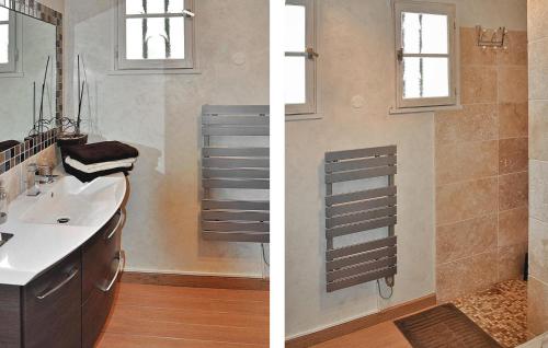 a bathroom with a sink and a mirror at Le Jardin De So in Barbentane