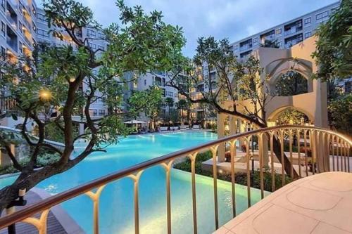 Bazén v ubytování Happy Life at LacasitaD-HuaHin nebo v jeho okolí