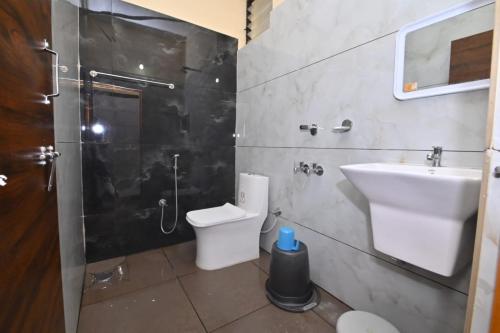 Ocean View tesisinde bir banyo