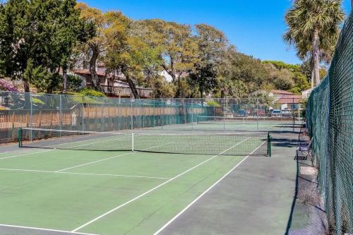 Εγκαταστάσεις για τένις ή/και σκουός στο Amelia Island Paradise Rental! ή εκεί κοντά