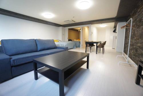 Apartment House Mebius Namba Residence 301